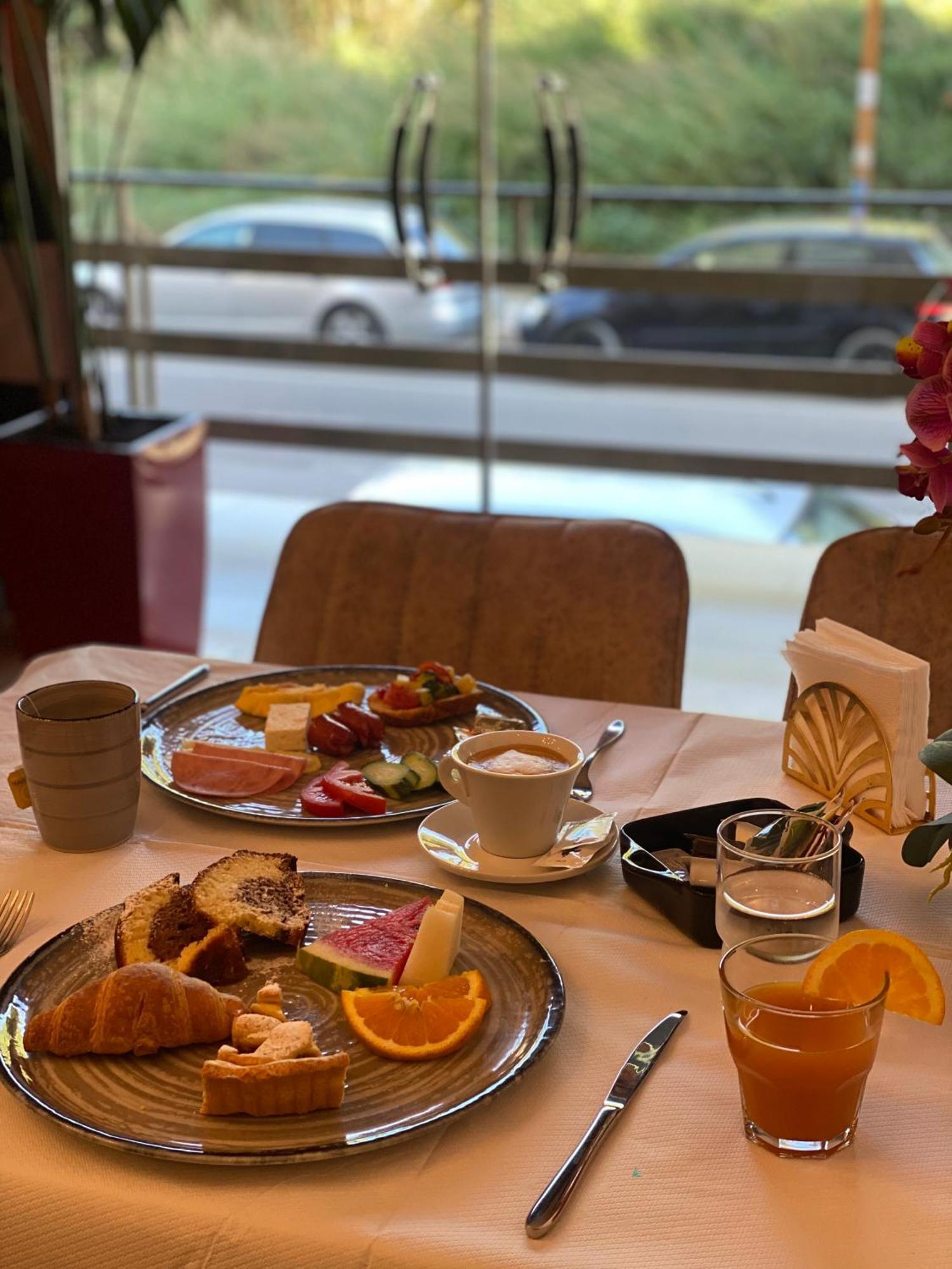 Peaky Hotel Durrës Eksteriør bilde